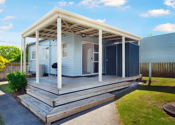  at 1/8 Devon Street, Te Atatu South, Waitakere City, Auckland