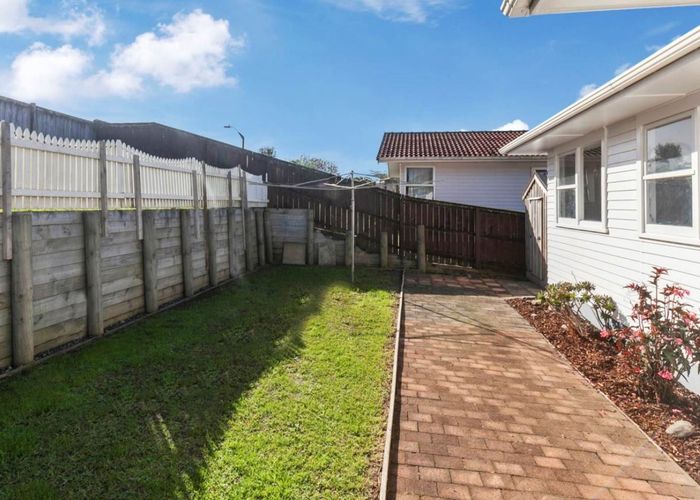  at 37 Compton Street, Hillcrest, North Shore City, Auckland