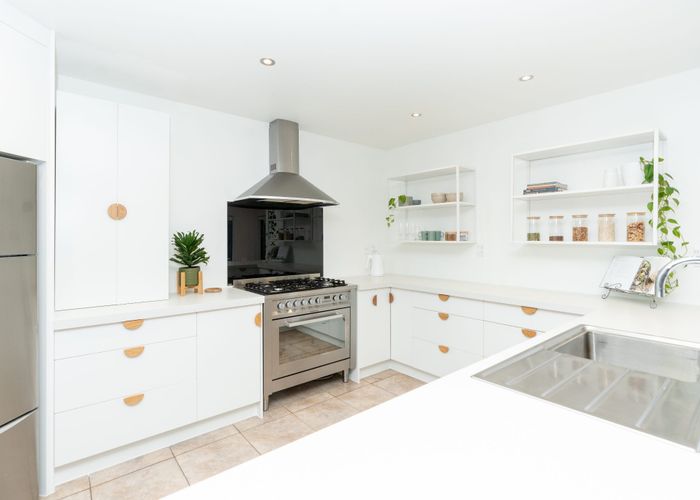 at 20 Merlin Close, Huntington, Hamilton