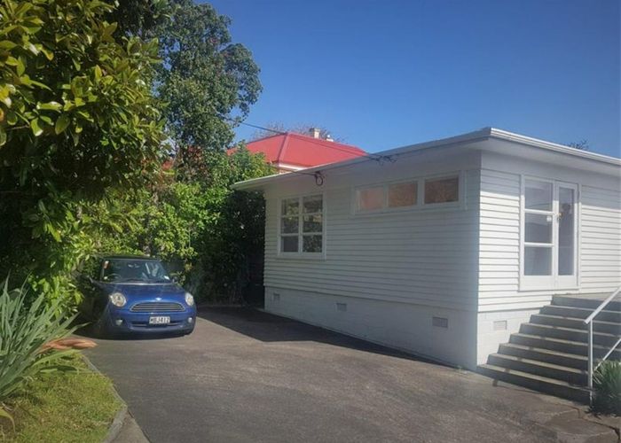  at 292 Hurstmere Road, Takapuna, Auckland