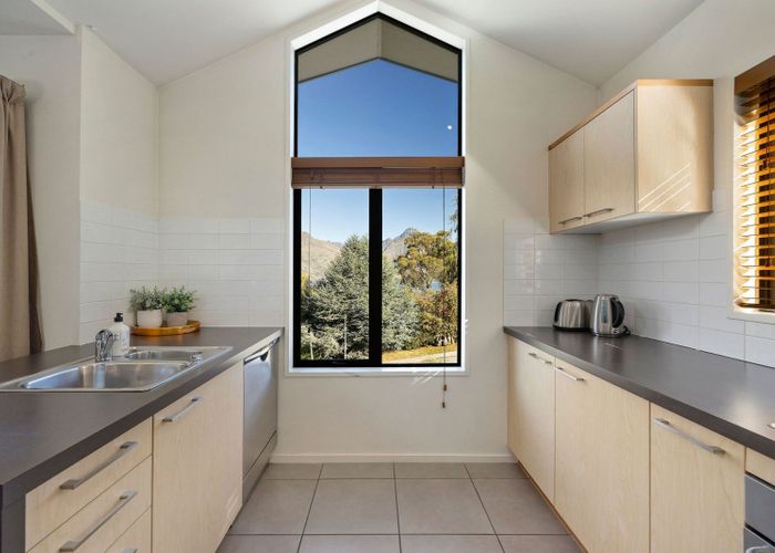  at 9/8 Mckerrow Place, Sunshine Bay, Queenstown-Lakes, Otago