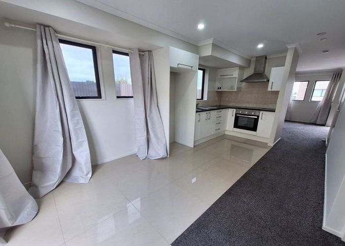  at 11/4 Wallson Crescent, Wiri, Manukau City, Auckland