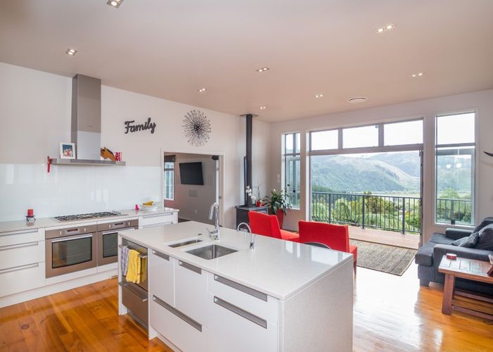  at 39 Sylvan Way, Silverstream, Upper Hutt