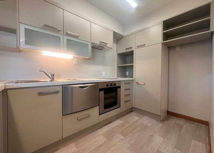  at 4/69 Bryndwr Road, Bryndwr, Christchurch City, Canterbury