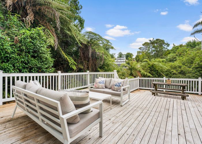  at 990 East Coast Road, Torbay, North Shore City, Auckland