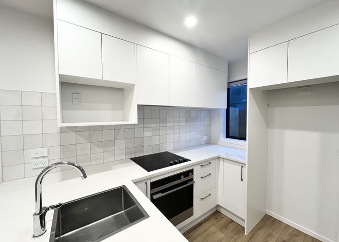  at 27/28 Westgate Drive, Westgate, Waitakere City, Auckland