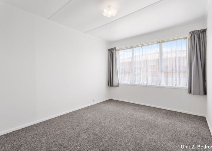  at 2/15 Freshney Place, Hill Park, Manukau City, Auckland