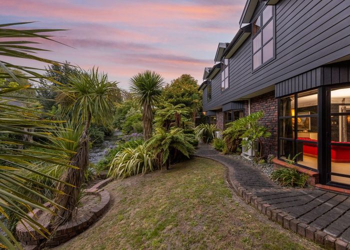  at 5 Wood Lane, Fendalton, Christchurch