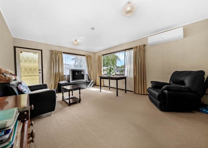  at 1/7 Ballater Place, Highland Park, Manukau City, Auckland