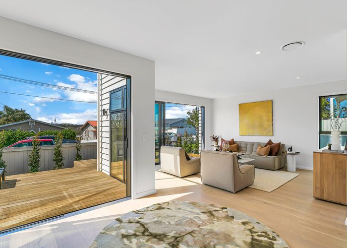  at 42 Huia Road, Point Chevalier, Auckland