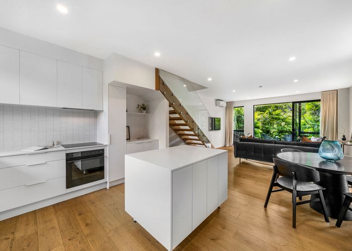  at 2/37 Glen Atkinson Street, Saint Heliers, Auckland City, Auckland