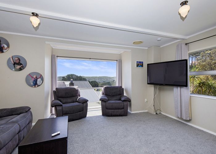  at 52 Colchester Crescent, Newlands, Wellington, Wellington