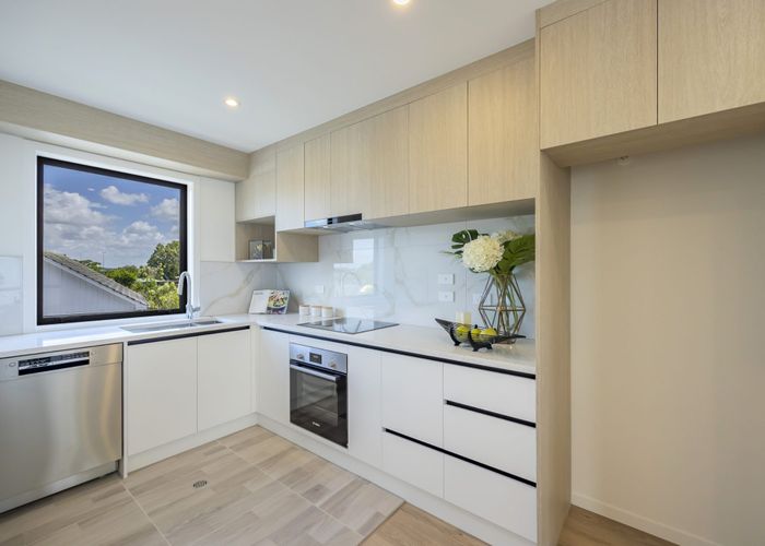  at 8/8 Sheehan Road, Te Atatu South, Waitakere City, Auckland