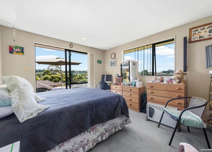  at 6 Jever Place, Massey, Auckland
