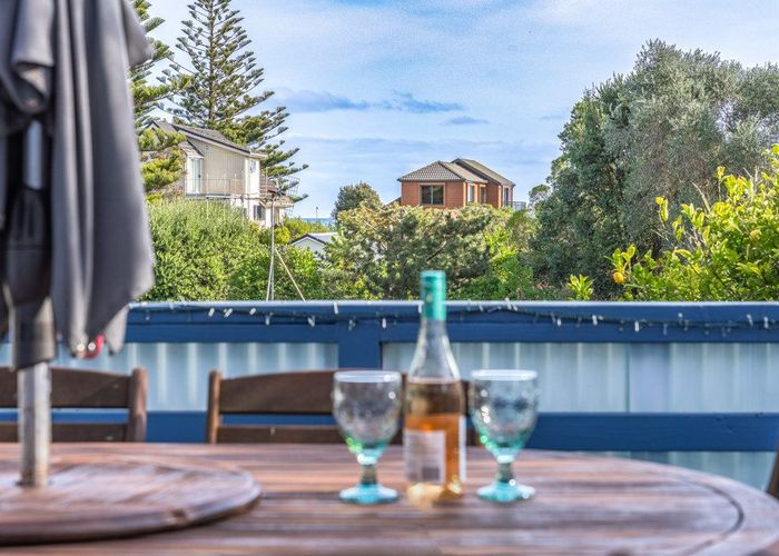  at 33 Wharemauku Road, Raumati Beach, Kapiti Coast, Wellington