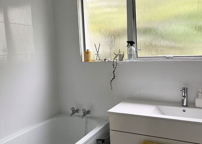  at 2/26 Patteson Avenue, Mission Bay, Auckland