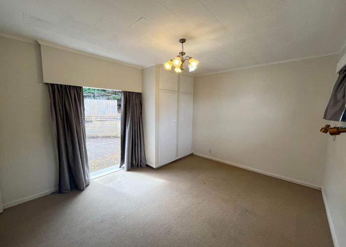  at 11 Sunderlands Road, Half Moon Bay, Manukau City, Auckland