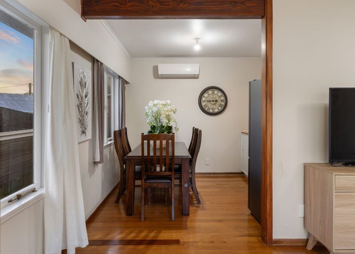  at 2/12 Merriefield Avenue, Forrest Hill, Auckland