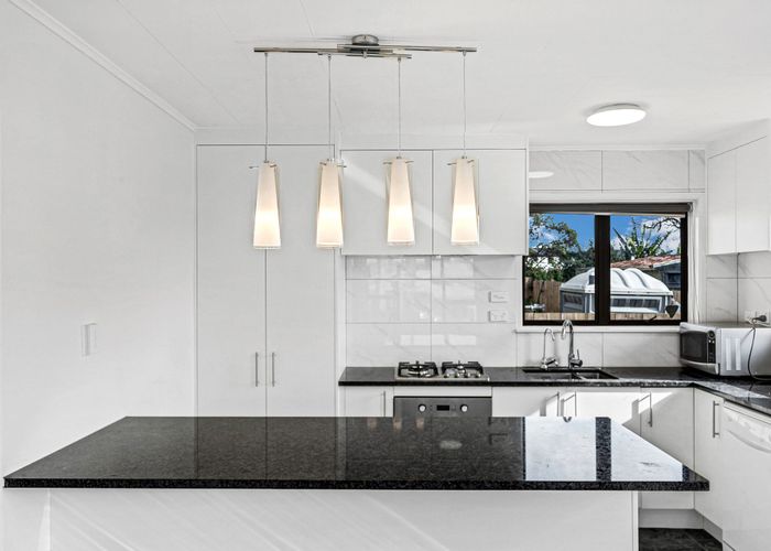  at 13 Geoffrey Place, Mangere East, Manukau City, Auckland