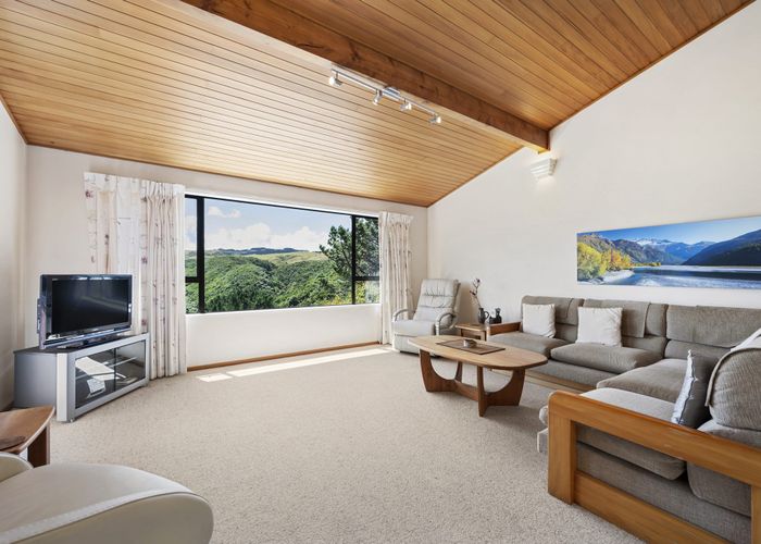  at 16 Bushland Grove, Paparangi, Wellington