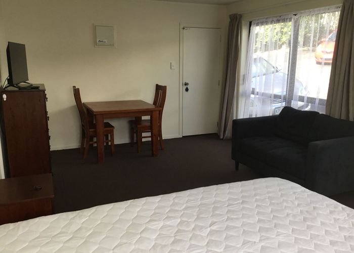  at 4/8B Schnapper Rock Road, Albany, North Shore City, Auckland