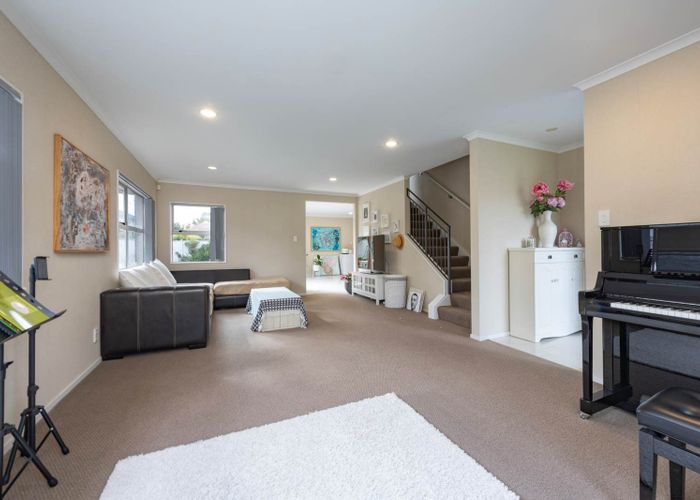  at 9 Brookview Drive, Flat Bush, Manukau City, Auckland
