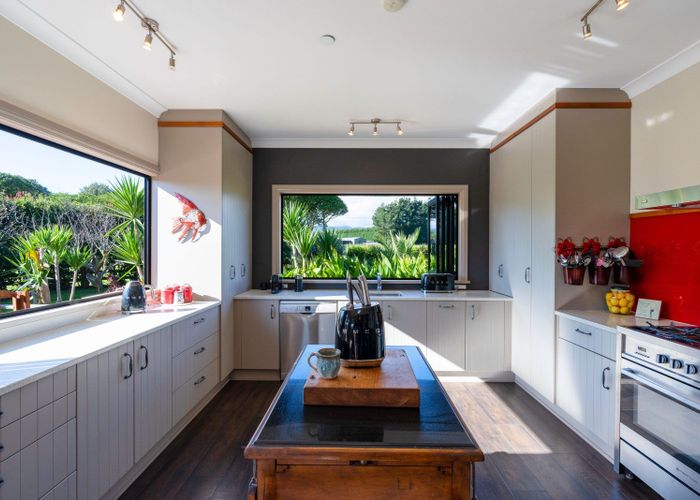  at 207 Takapu Road, Manakau