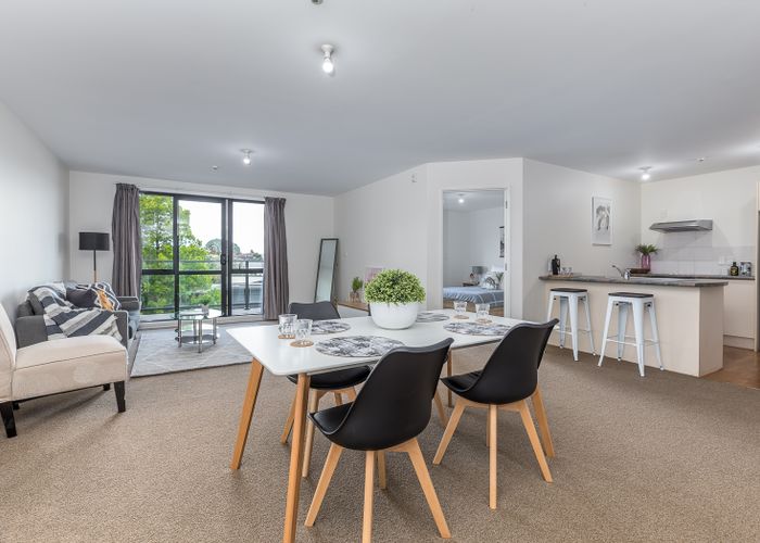  at 10/68 Mountain Road, Mount Wellington, Auckland