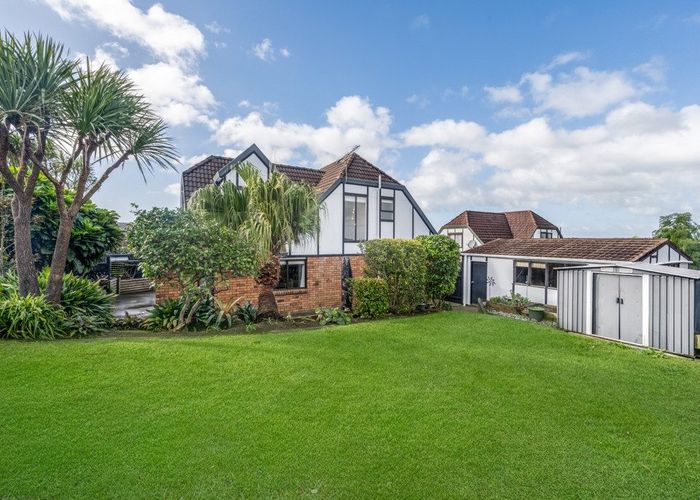  at 4 Citation Way, Botany Downs, Manukau City, Auckland
