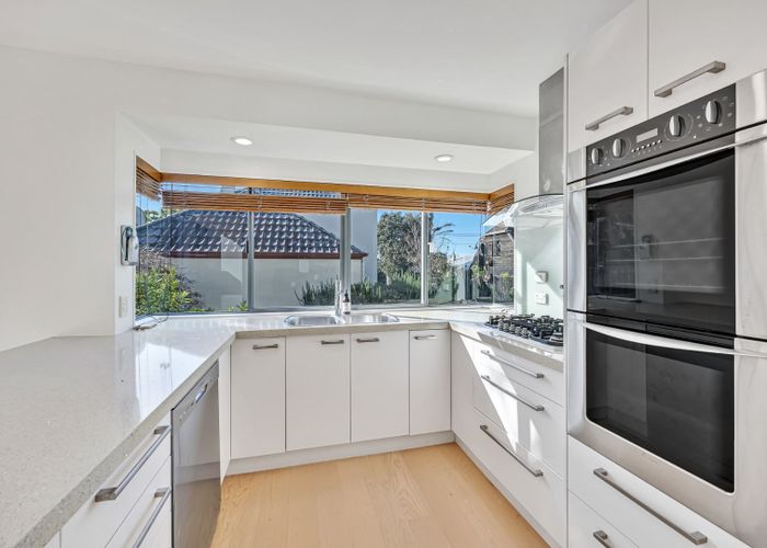  at 19A Horotutu Road, Greenlane, Auckland