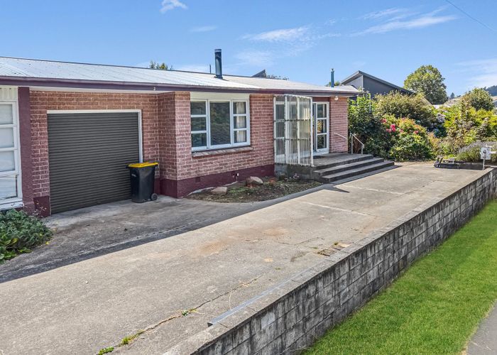  at 11 Railway Esplanade, Gore, Gore, Southland