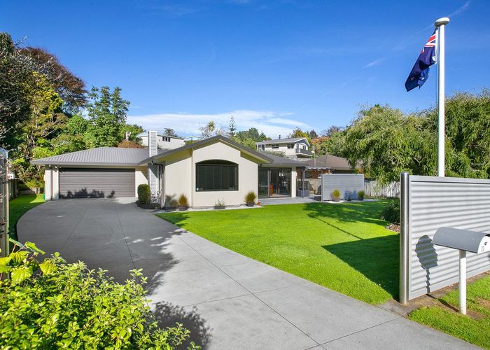  at 20 Thames Street, Welbourn, New Plymouth, Taranaki