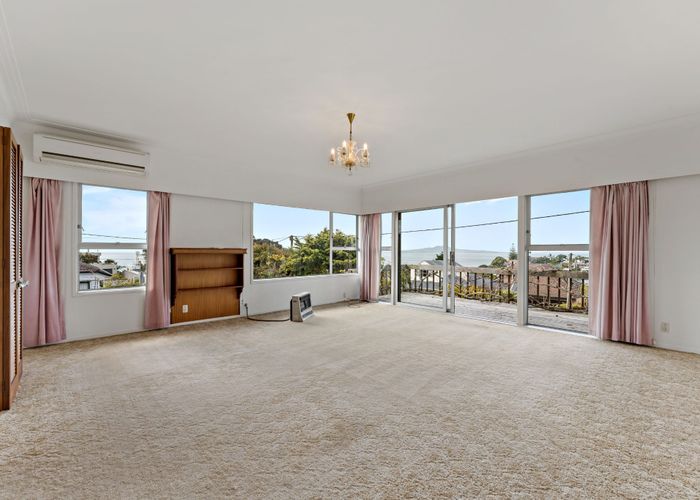  at 40 Montgomery Avenue, Rothesay Bay, Auckland