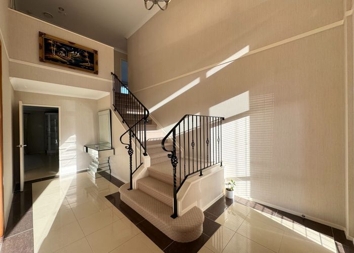  at 21 Chateau Rise, Flat Bush, Auckland