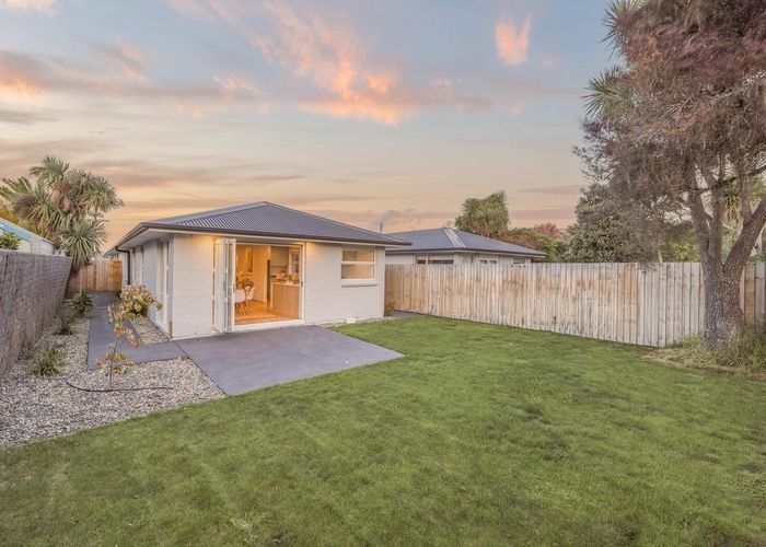  at 2/47 Beachville Road, Redcliffs, Christchurch