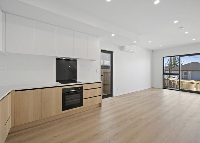  at 22 Adamson Road, Flat Bush, Auckland