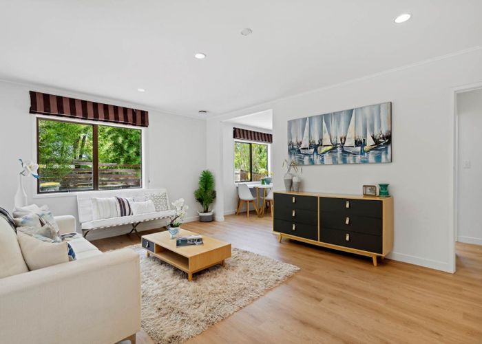  at 1/17 Geoffrey Road, Torbay, Auckland