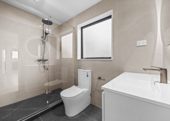  at 61B Totaravale Drive, Totara Vale, North Shore City, Auckland