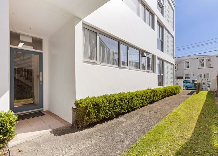  at 4/4 Queen Street, Mount Victoria, Wellington, Wellington