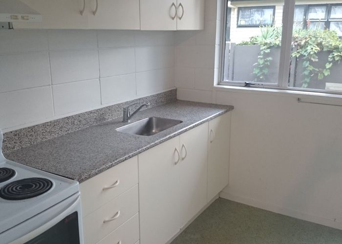  at 9/38 Edmonton Road, Henderson, Waitakere City, Auckland