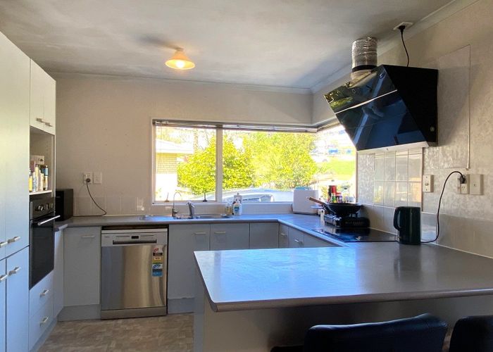  at 6 Notre Dame Way, Albany, Auckland