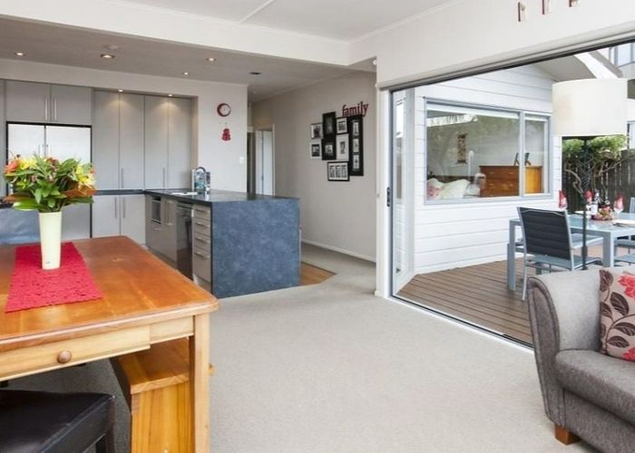  at 1/124 Bucklands Beach Road, Bucklands Beach, Manukau City, Auckland