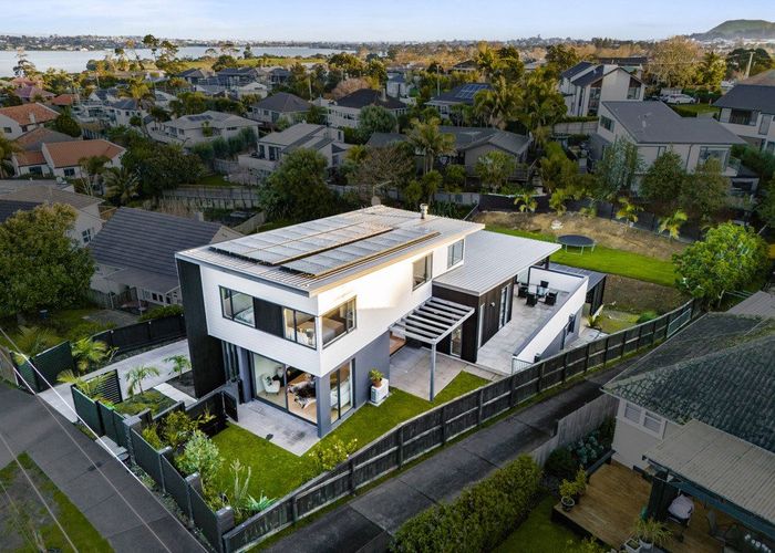  at 19 Inglewood Street, Wai o Taiki Bay, Auckland