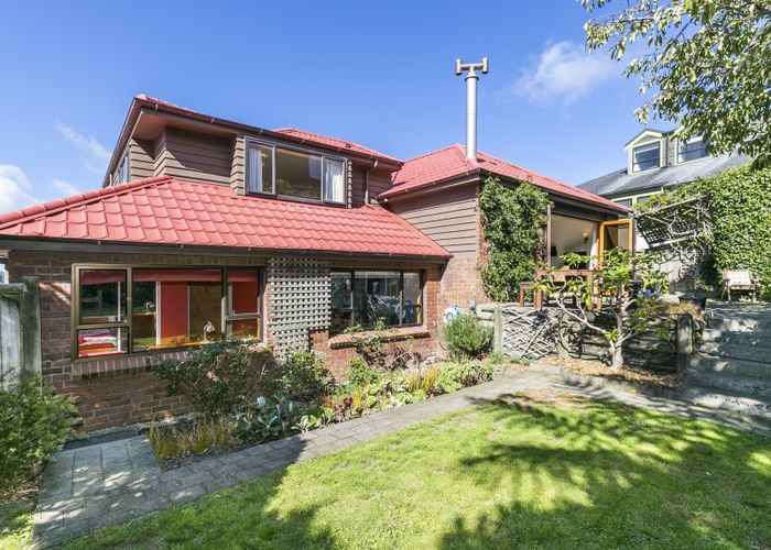  at 24 Satara Crescent, Khandallah, Wellington