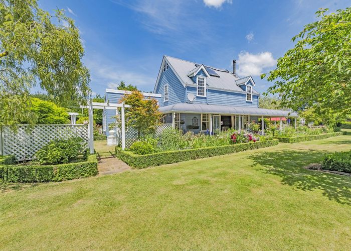  at 215 Ridgens Road, Christchurch