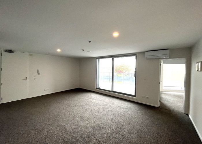  at 1H/84 Gunner Drive , Te Atatu Peninsula, Waitakere City, Auckland
