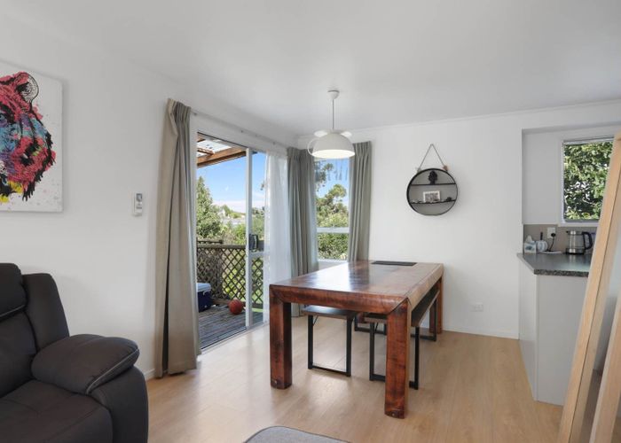  at 16 Kemp Road, Massey, Waitakere City, Auckland