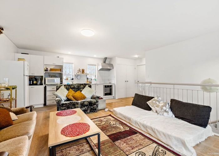  at 3/4 Ambrico Place, New Lynn, Waitakere City, Auckland