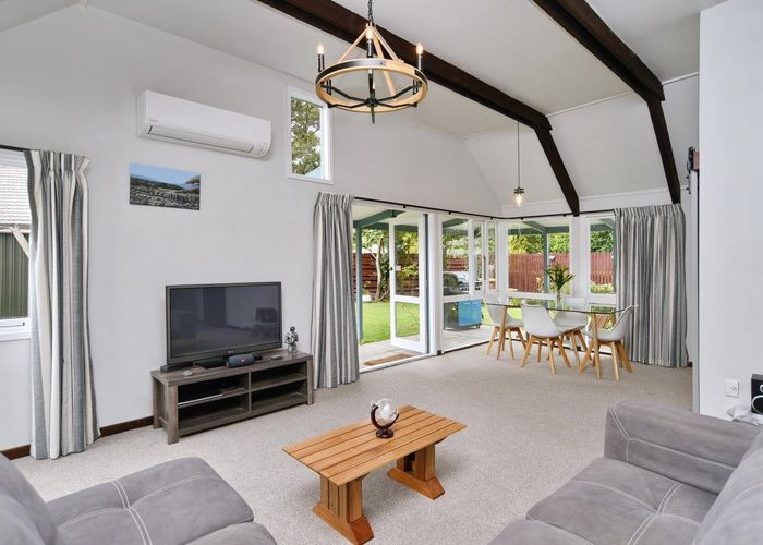  at 4 Egmont Place, Bishopdale, Christchurch City, Canterbury