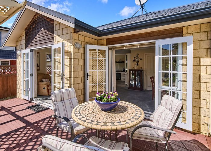  at 20A Redwood Avenue, Tawa, Wellington